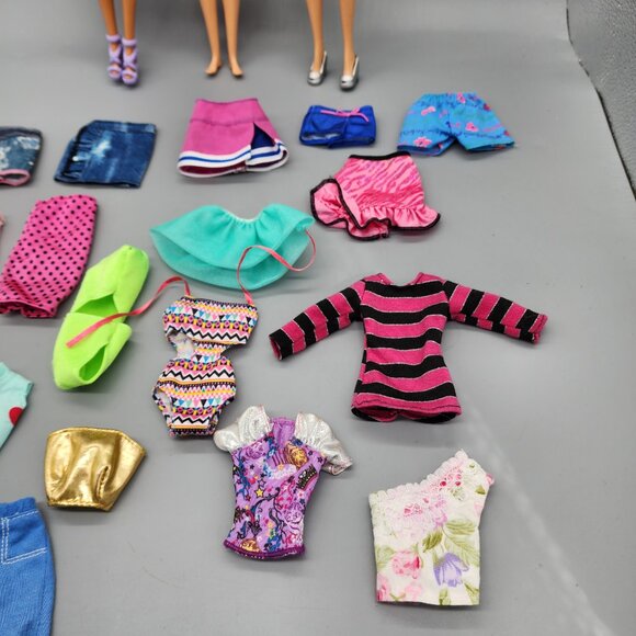 Barbie Dolls Lot w/ 3 Dolls, 30+ Clothes & Accessories Mixed Outfits - Picture 2 of 16